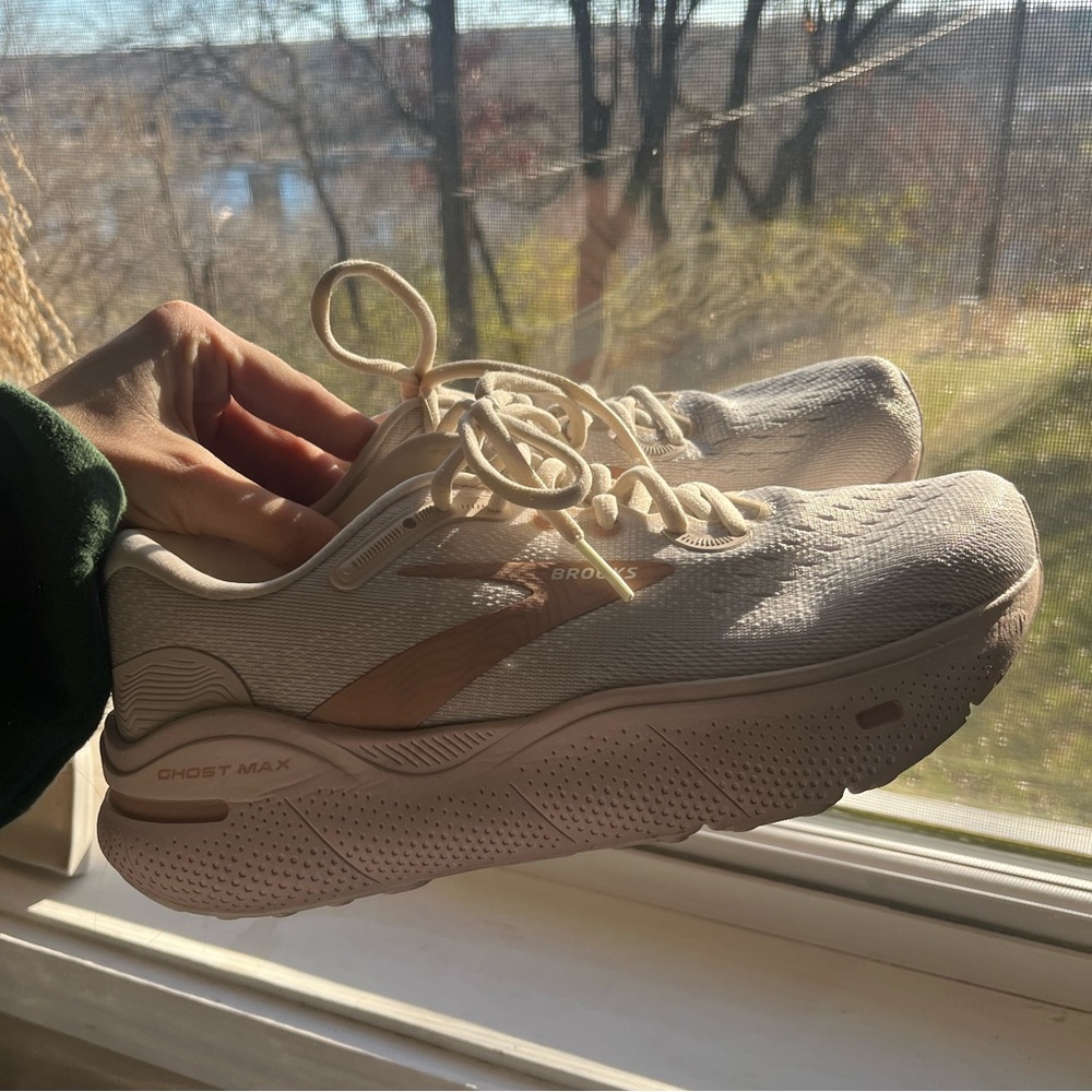 Brooks ghost max